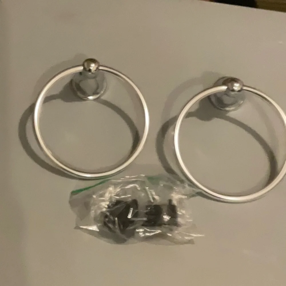 Silver Towel Ring Set